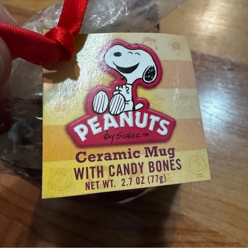 Vtg Peanuts Snoopy Ceramic Mug With Candy Bones New Never Opened Galerie Brand